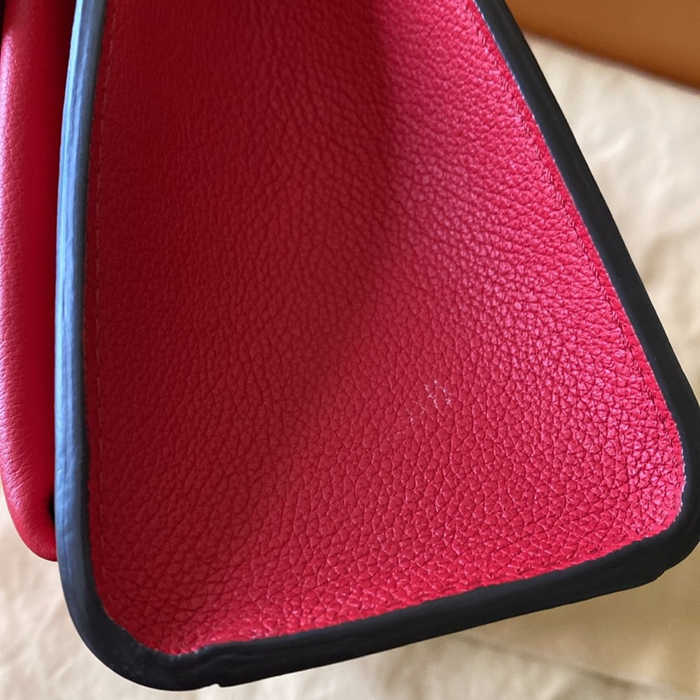 Louis Vuitton Mylockme Chain Bag - Picture 7 of 12